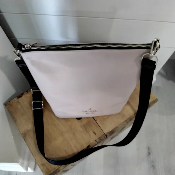 Kate Spade Crossbody Duffle Nwot - Picture 4 of 11